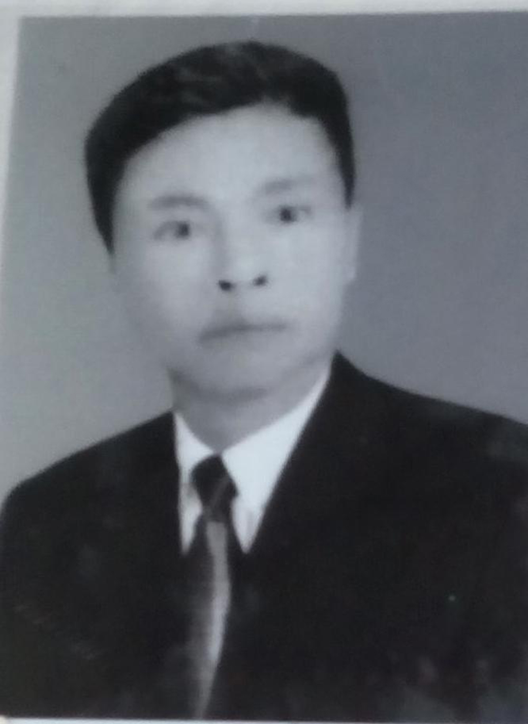 Tìm người thân và đồng đội